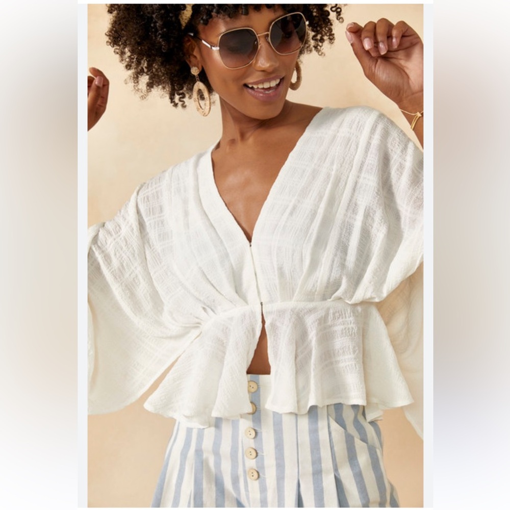 Francesca’s Long Sleeve Kimono Blouse